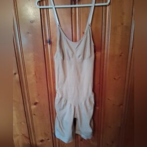 Size LARGE Womens Spanx body Shape Wear